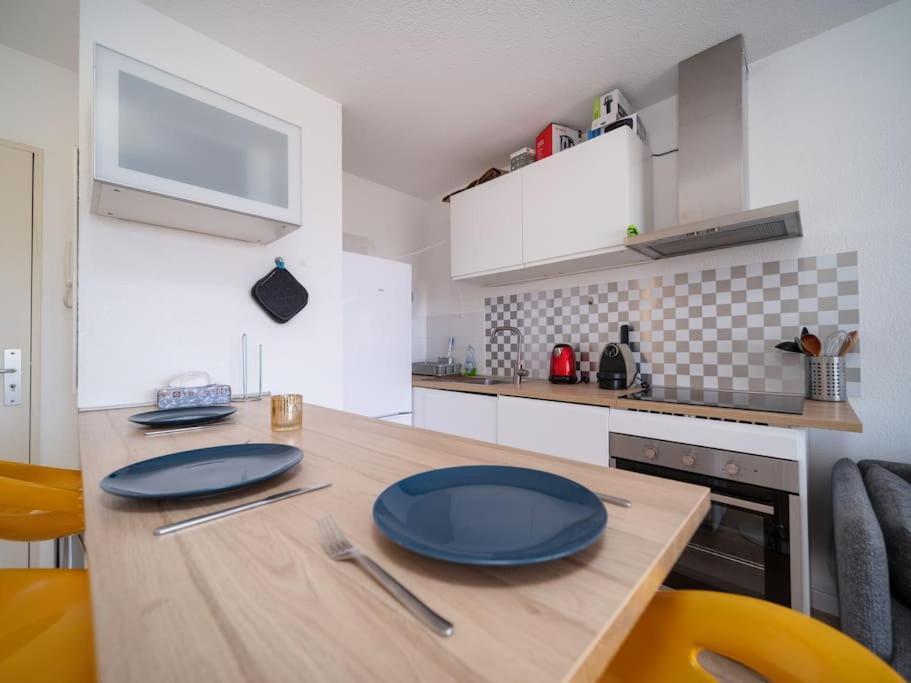 Appartement Tout Equipe Climatise Terrasse Hopital De La Timone Marseille Kültér fotó